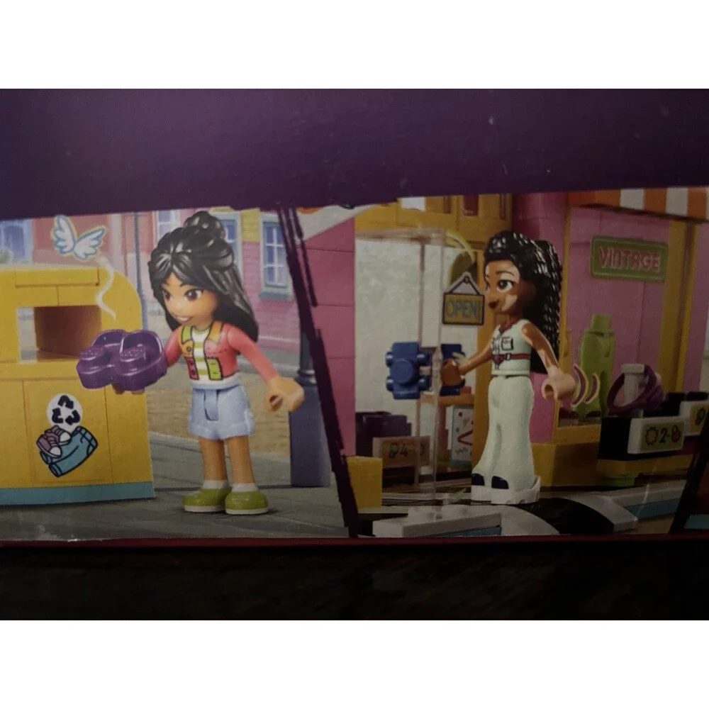LEGO FRIENDS Vintage Fashion Store #42614 409 Pcs Celebrates Diversity *Vitiligo
